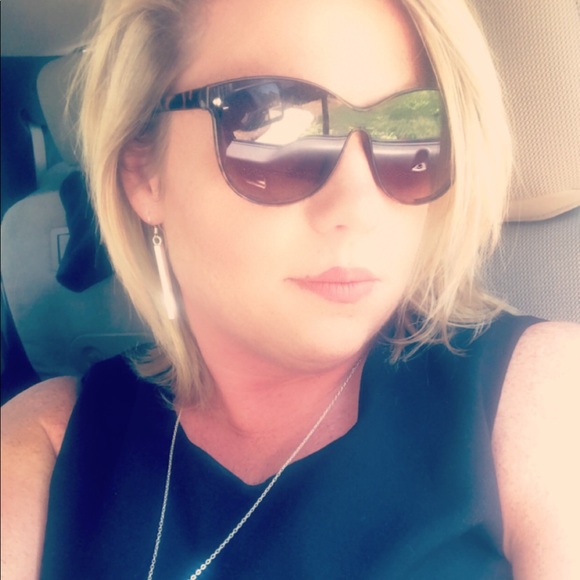 Meet your Posher, Sara - Picture 8 of 8